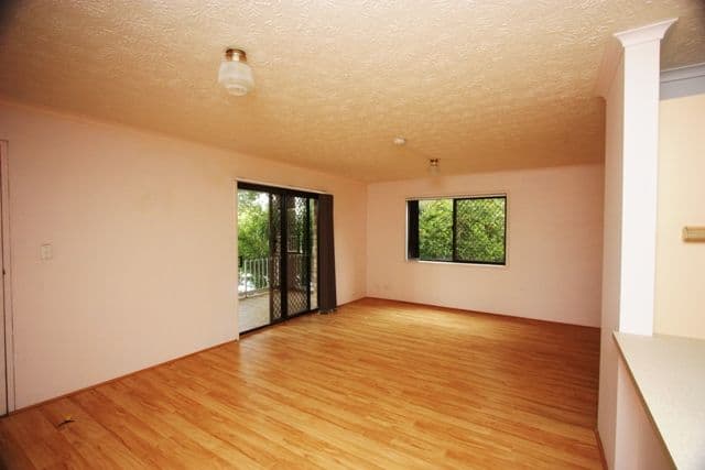 16 Madang Crescent, RUNAWAY BAY QLD 4216, Runaway Bay - Thumbnail 4