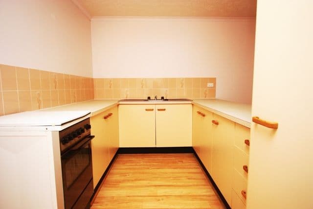 16 Madang Crescent, RUNAWAY BAY QLD 4216, Runaway Bay - Thumbnail 5