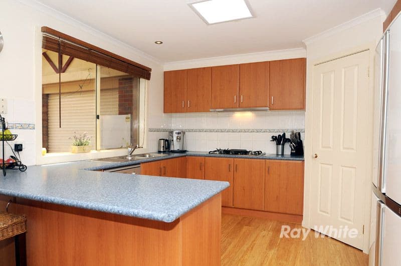 41 Eucumbene Drive, BERWICK VIC 3806, Berwick - Thumbnail 5