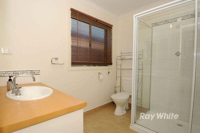 41 Eucumbene Drive, BERWICK VIC 3806, Berwick - Thumbnail 8