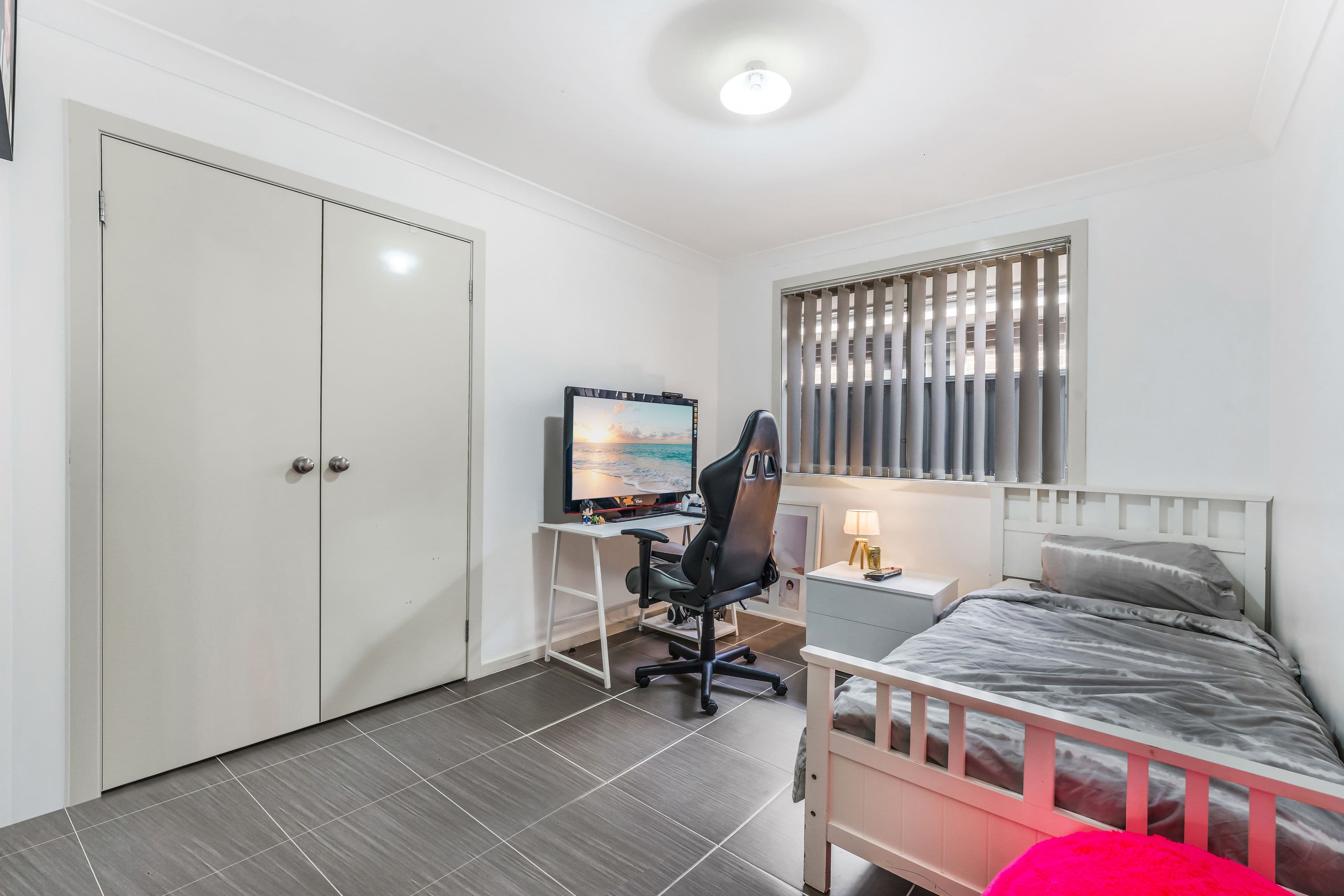 8 SHORTBRIDGE Avenue, Middleton Grange NSW 2171, Middleton Grange - Thumbnail 5
