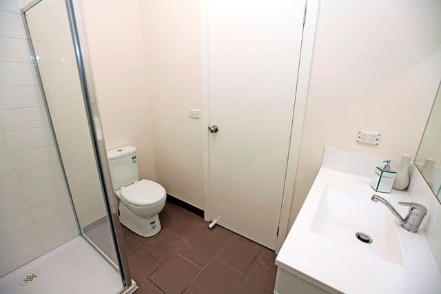 15 Chaleyer Street, RESERVOIR VIC 3073, Reservoir - Thumbnail 6
