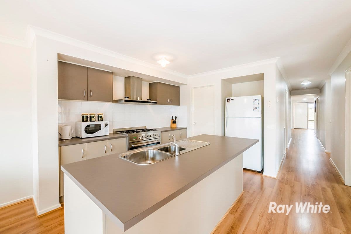 30 Pyrenees Road, Clyde VIC 3978, Clyde - Thumbnail 4