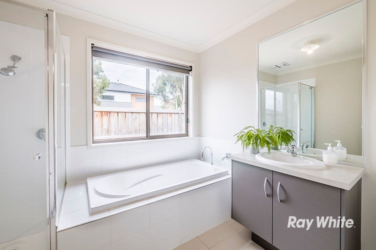 30 Pyrenees Road, Clyde VIC 3978, Clyde - Thumbnail 6