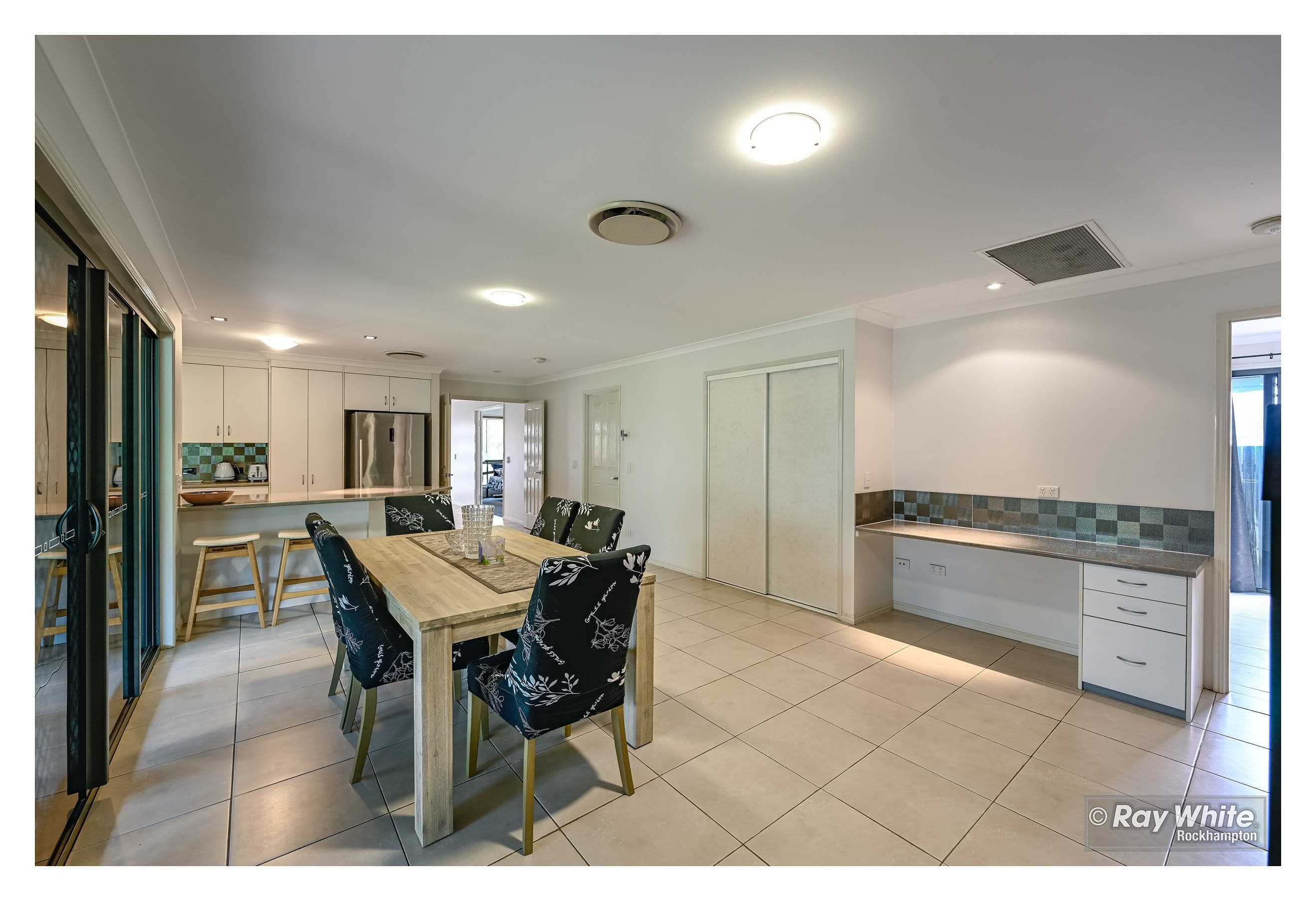 4 Victoria Street, West Rockhampton QLD 4700, West Rockhampton - Thumbnail 5