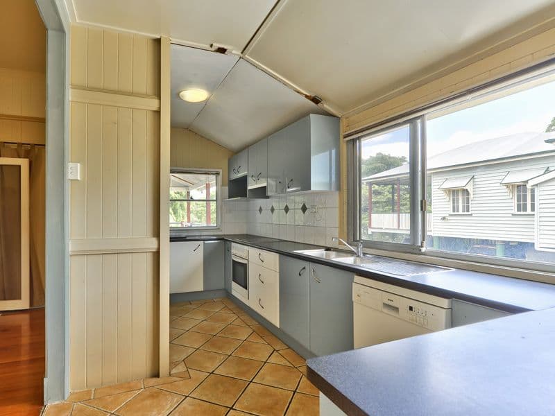 124  Barrack Road, CANNON HILL QLD 4170, Cannon Hill - Thumbnail 4
