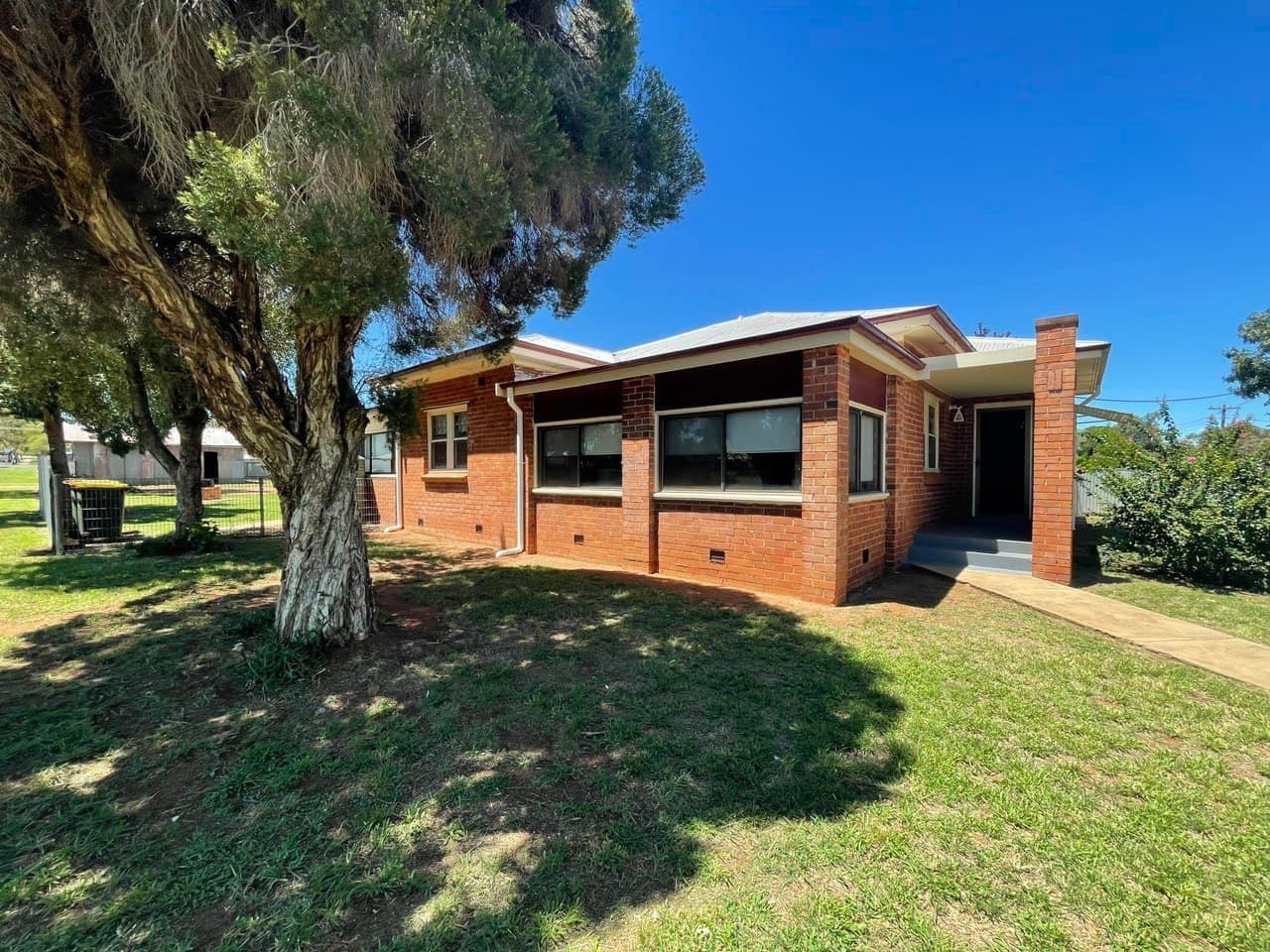 41 Boori Street, Peak Hill NSW 2869, Peak Hill - Image 1