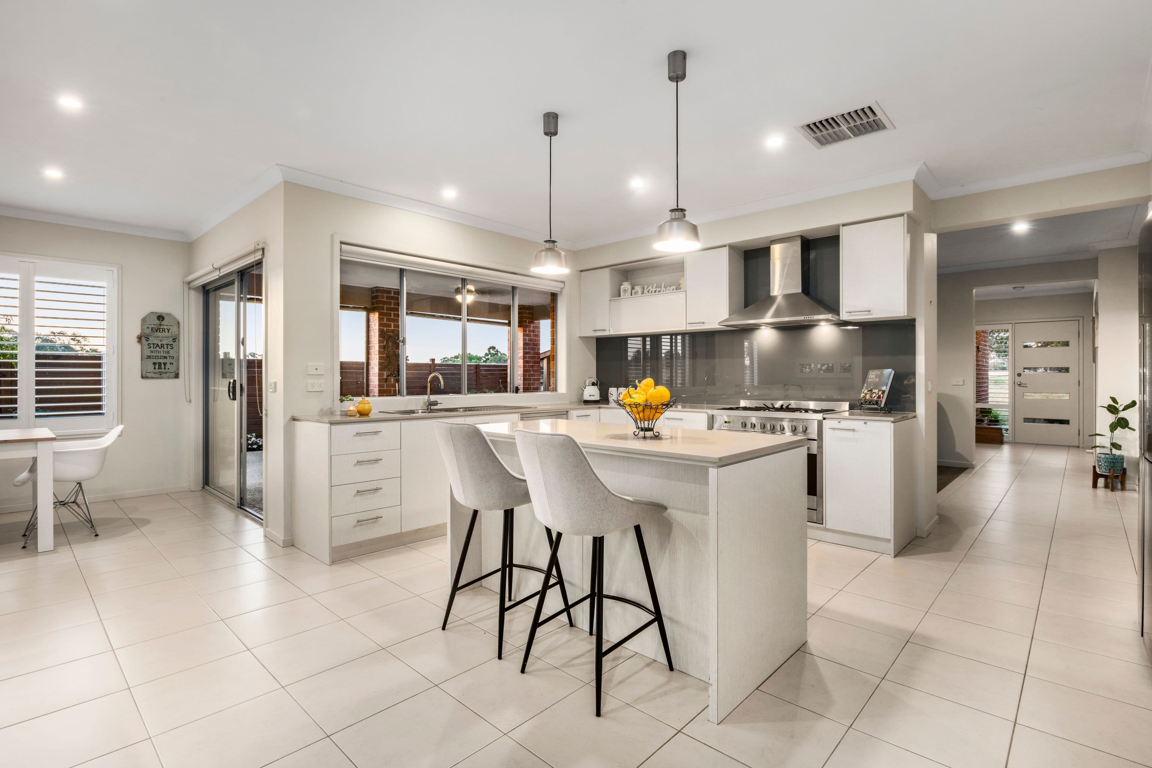9 Nerida Court, Doreen VIC 3754, Doreen - Thumbnail 2