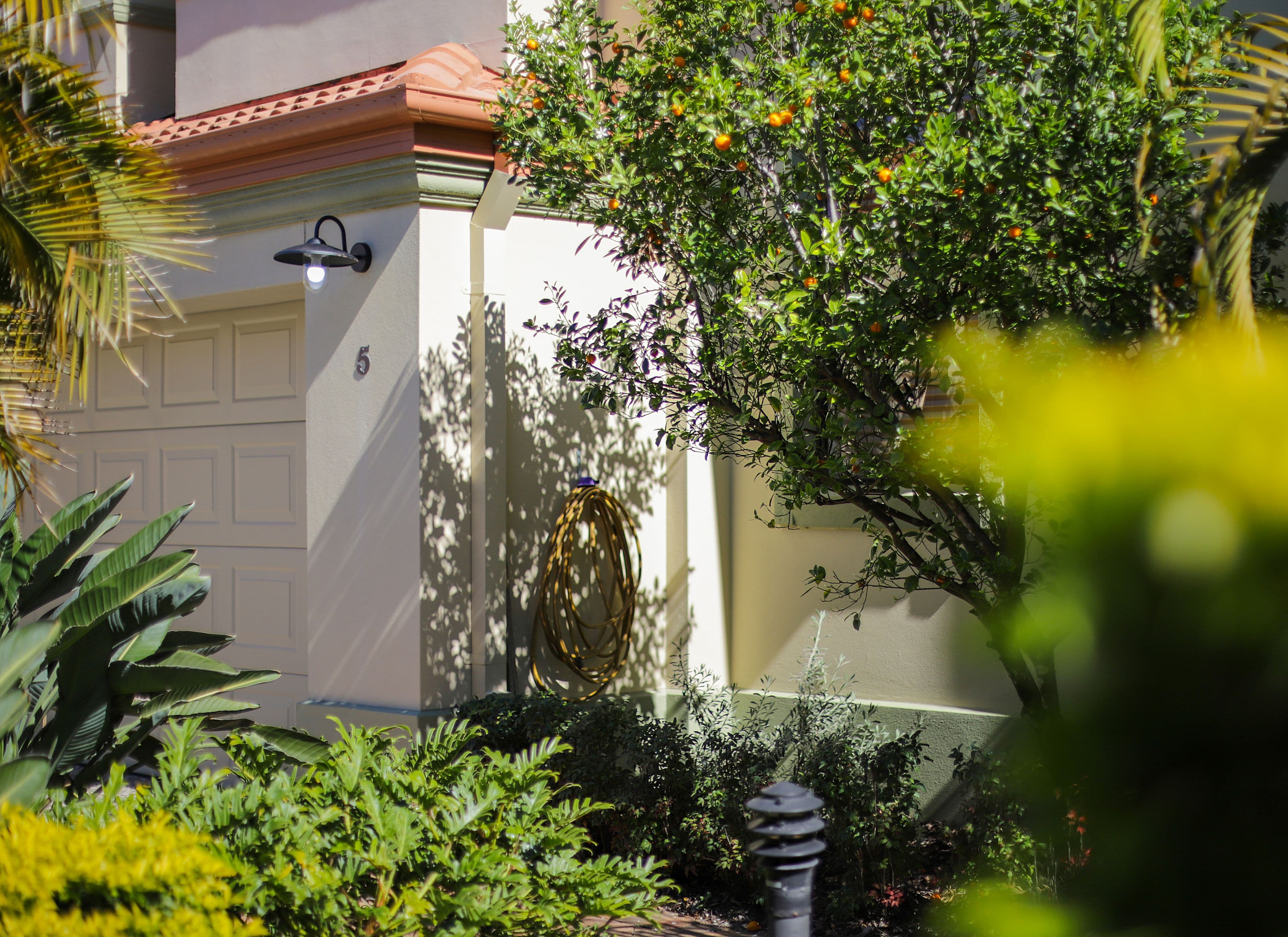 65 Benowa Road, Southport QLD 4215, Southport - Thumbnail 2