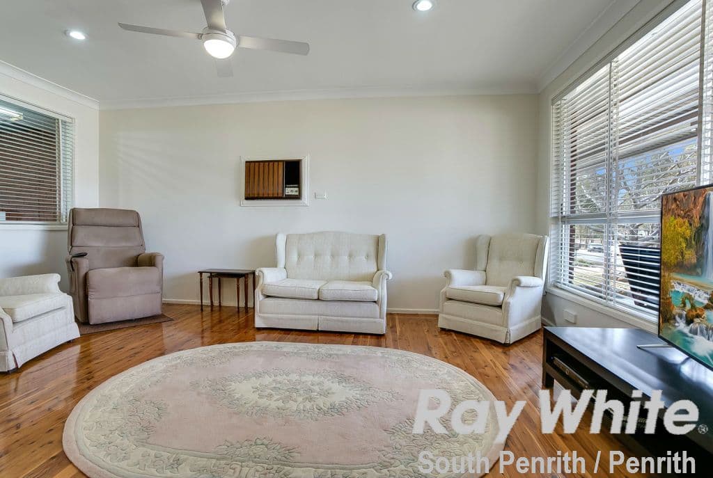 15 Carinda Drive, South Penrith - Thumbnail 3