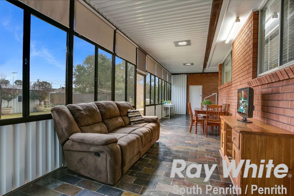 15 Carinda Drive, South Penrith - Thumbnail 5
