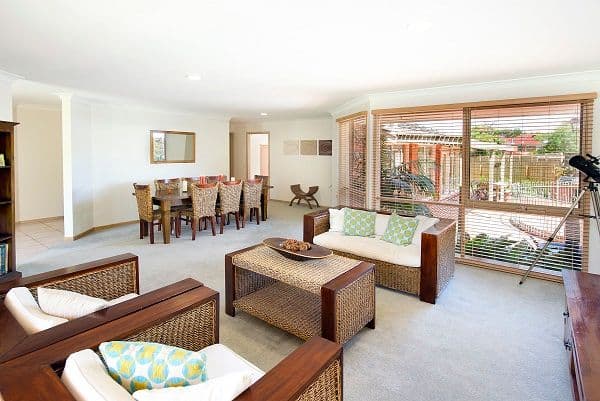 18 Evelyn Court, DINGLEY VILLAGE VIC 3172, Dingley Village - Thumbnail 2
