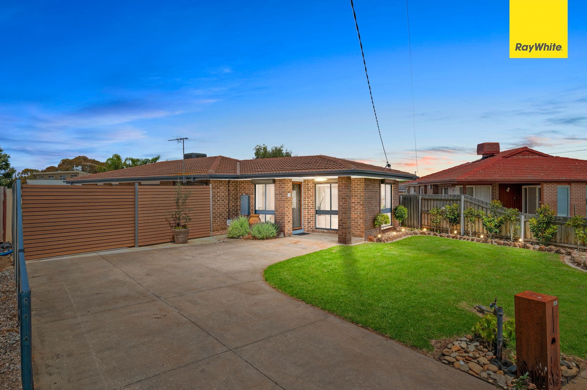 10 Clowes Street, Melton South VIC 3338, Melton South - Thumbnail 2