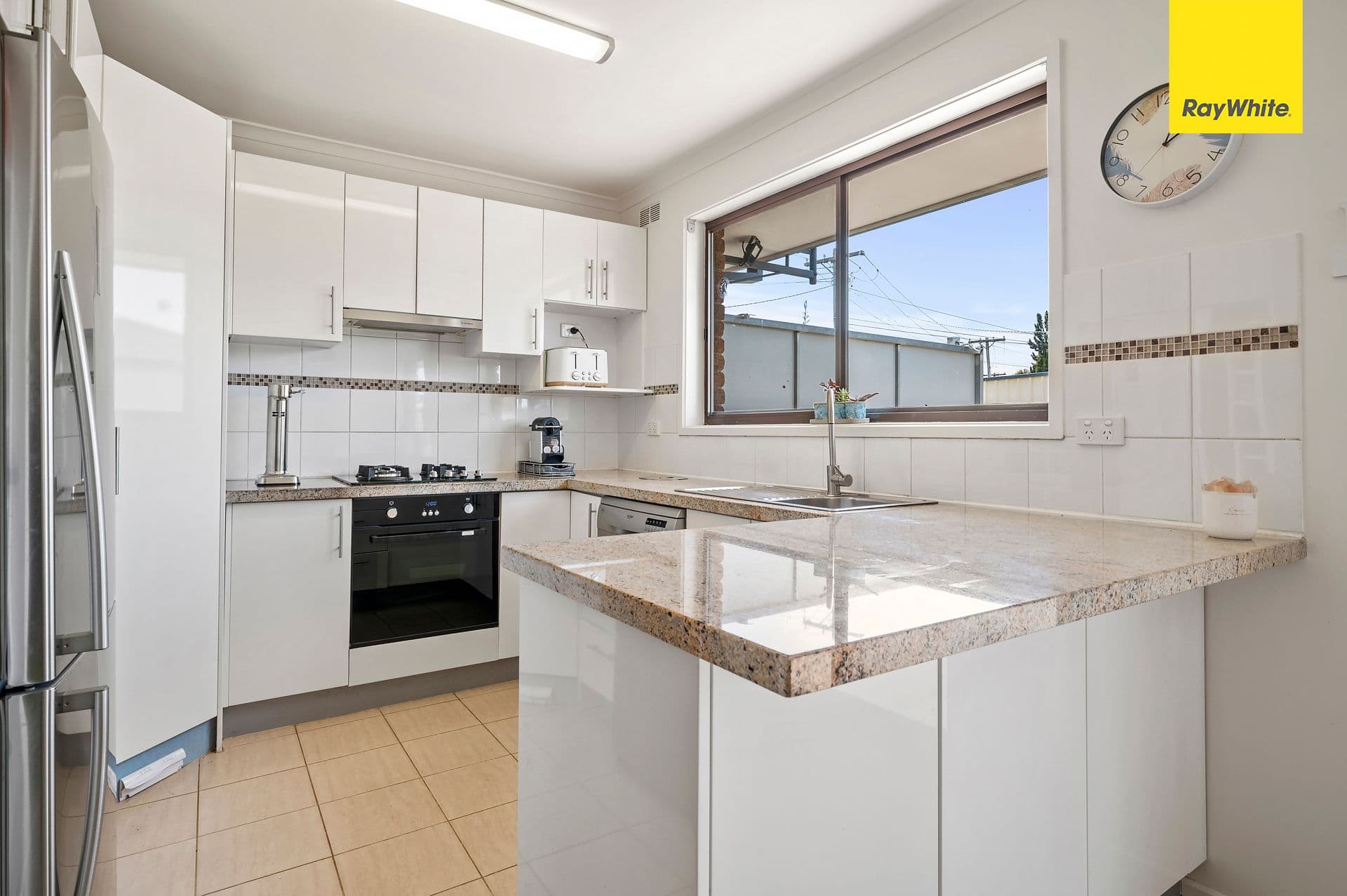 10 Clowes Street, Melton South VIC 3338, Melton South - Thumbnail 7
