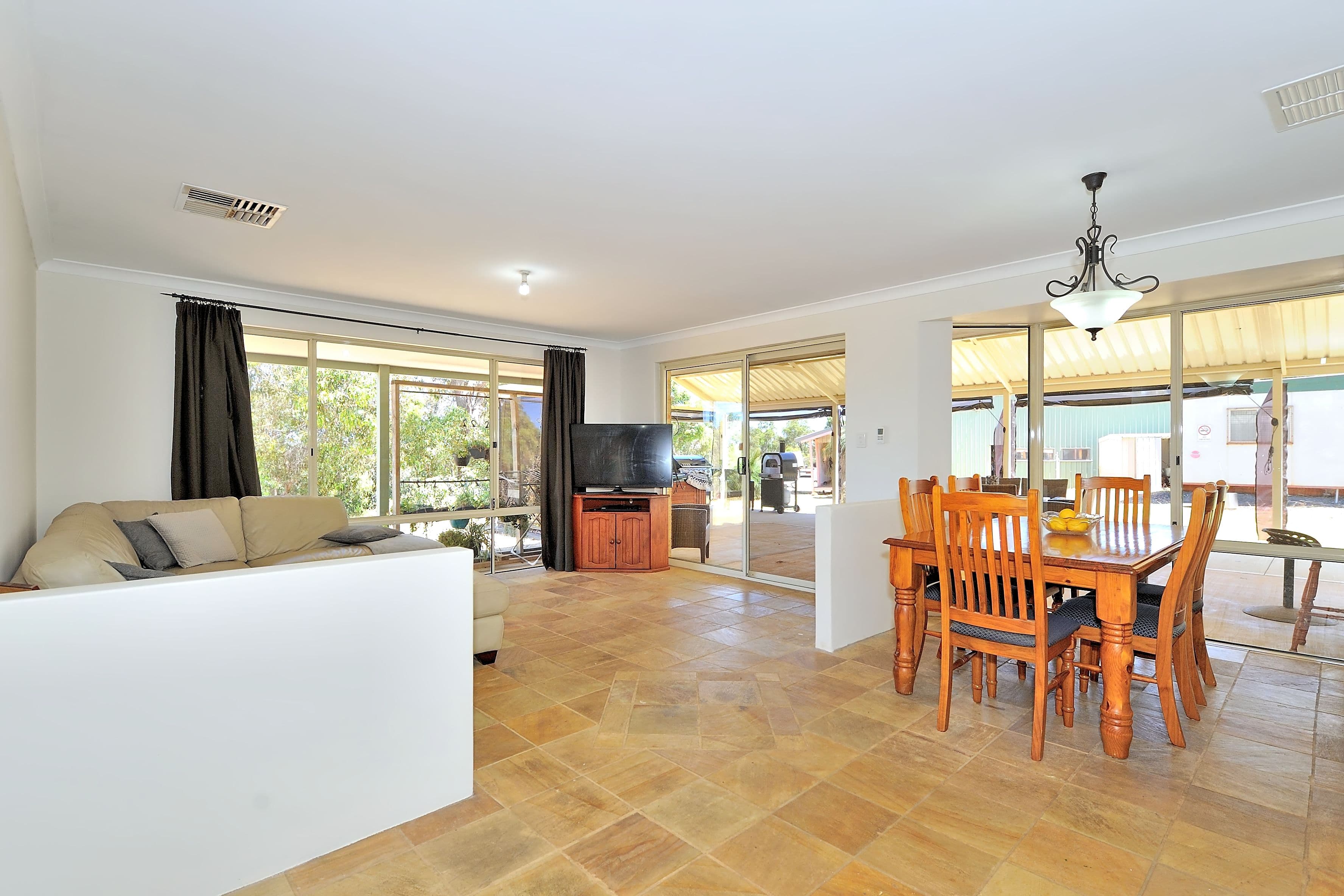 363 Meadowbrook Ramble, Bullsbrook WA 6084, Bullsbrook - Image 1
