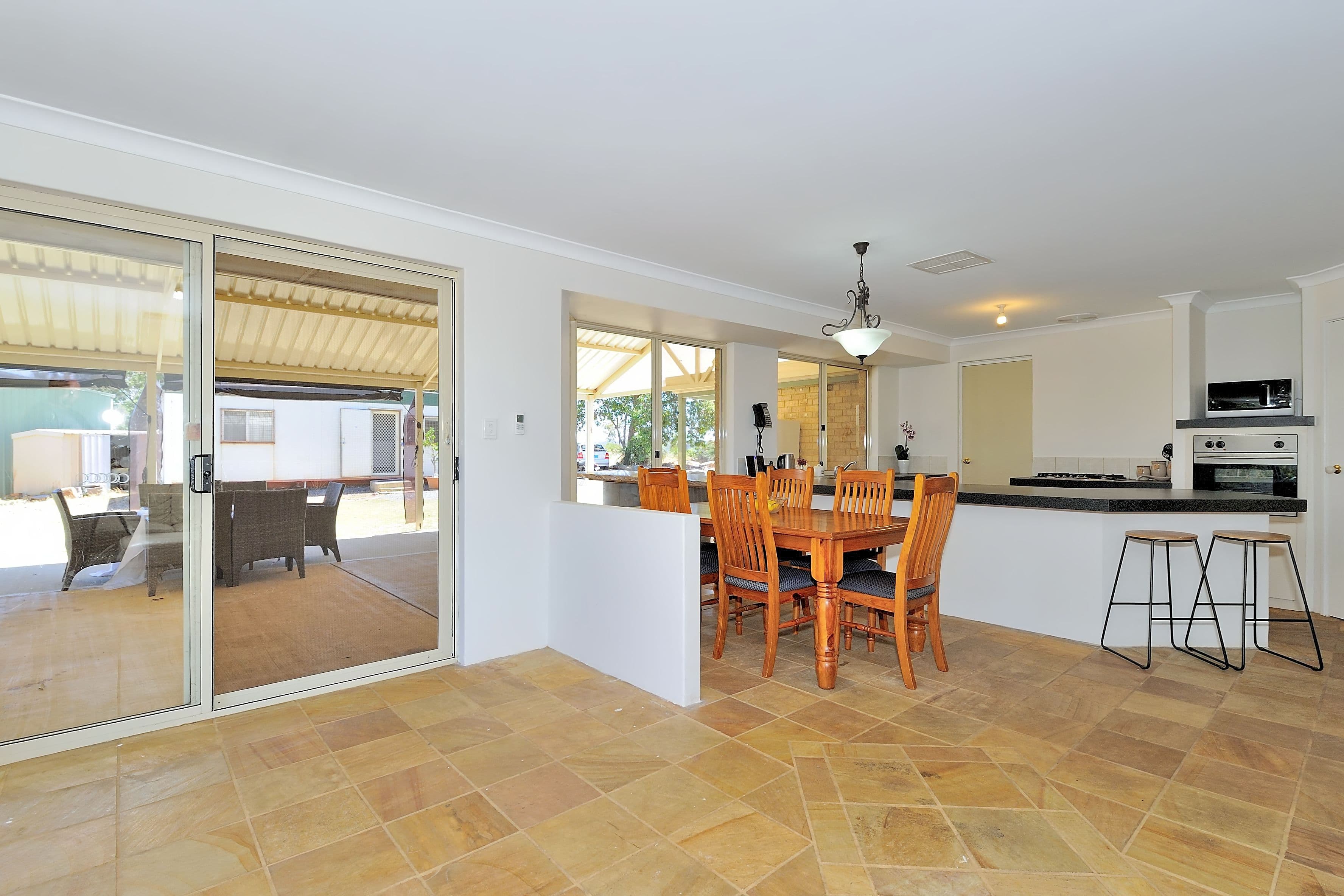 363 Meadowbrook Ramble, Bullsbrook WA 6084, Bullsbrook - Thumbnail 2