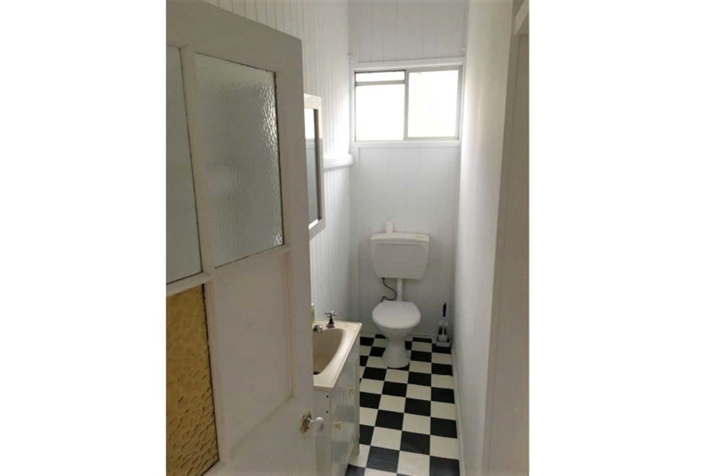 46 Blackstone Road, Newtown QLD 4305, Newtown - Thumbnail 7