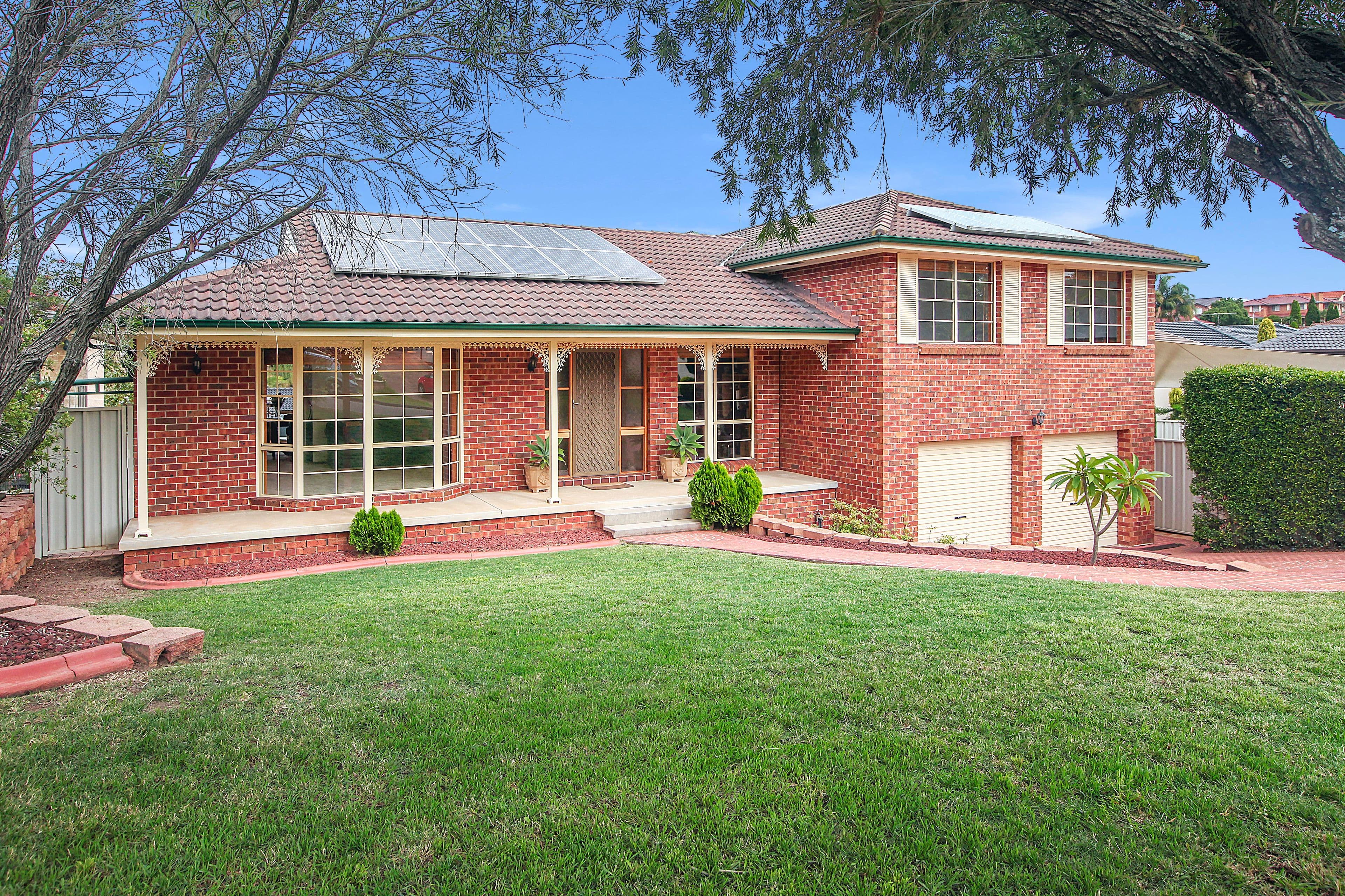 12 Comin Place, Abbotsbury - Image 1