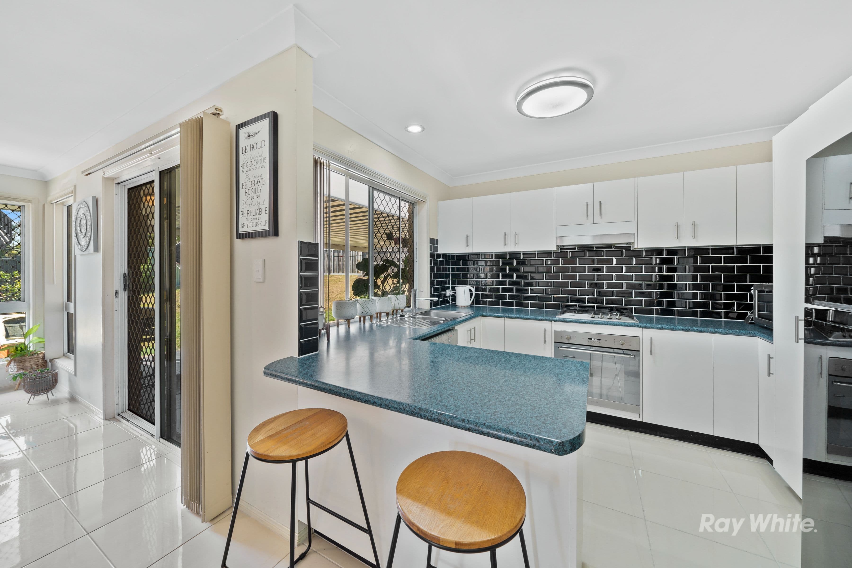 20 Fromelles Court, Regents Park QLD 4118, Regents Park - Thumbnail 6