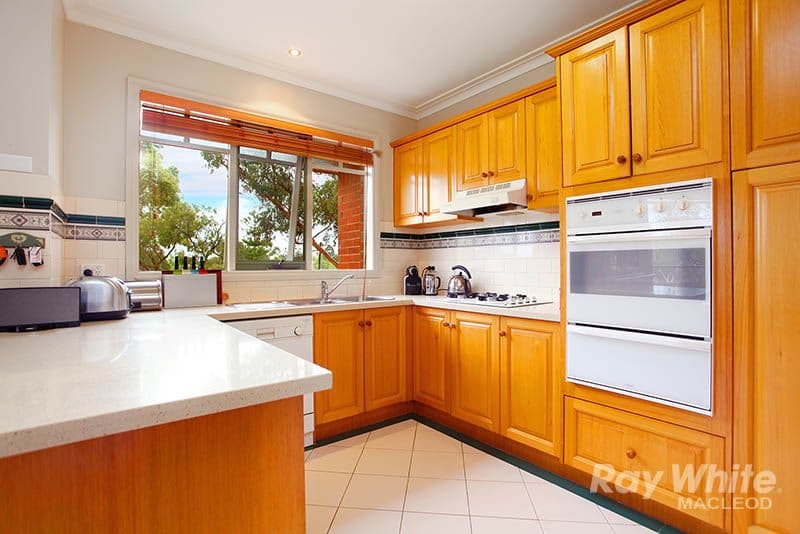 9 Fricker Avenue, GREENSBOROUGH VIC 3088, Greensborough - Thumbnail 4