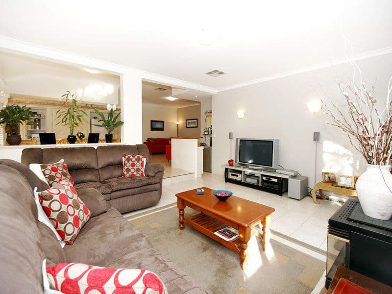 2 St Sebastien Chase, ILUKA WA 6028, Iluka - Thumbnail 2