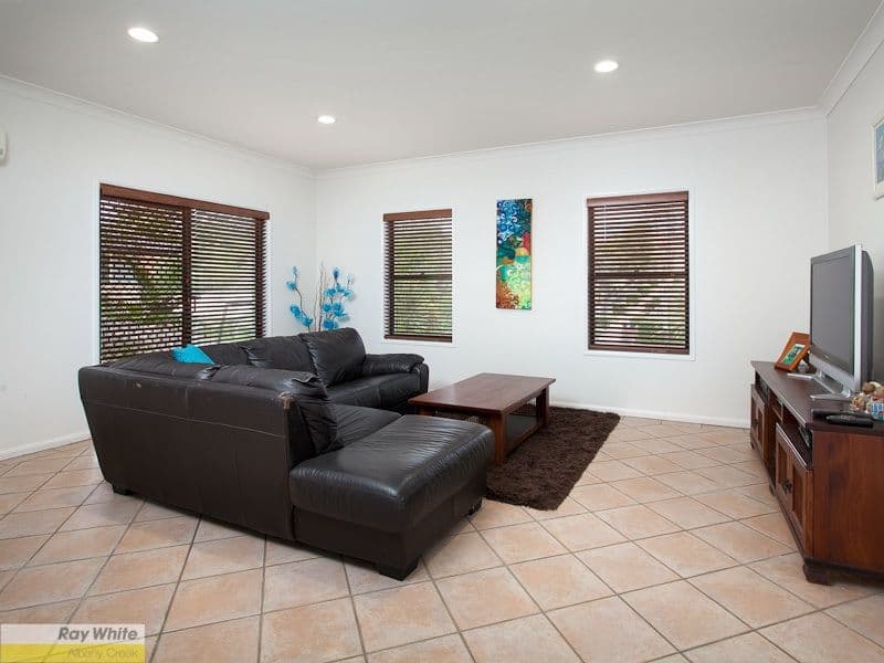 10 Bangalow Place, ALBANY CREEK QLD 4035, Albany Creek - Thumbnail 5