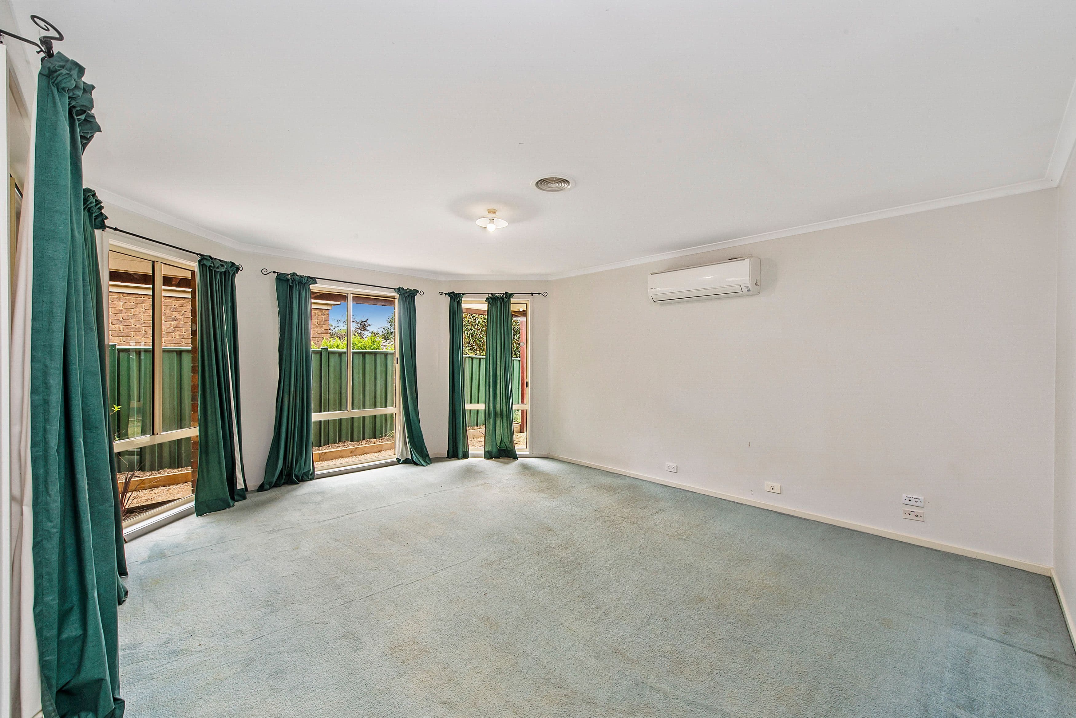 14 Woodbridge Place, Burnside VIC 3023, Burnside - Thumbnail 4