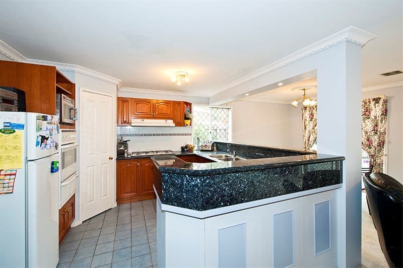 6 Sutton Close, HOPPERS CROSSING VIC 3029, Hoppers Crossing - Thumbnail 2