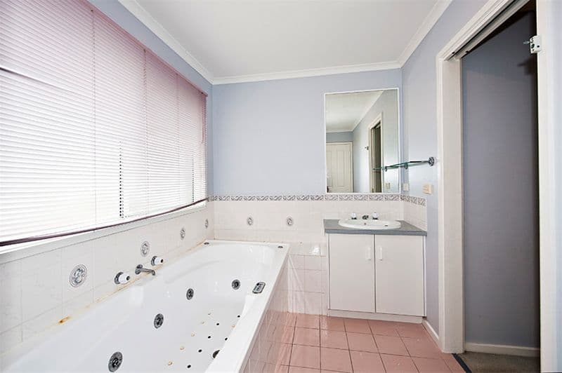 6 Sutton Close, HOPPERS CROSSING VIC 3029, Hoppers Crossing - Thumbnail 4