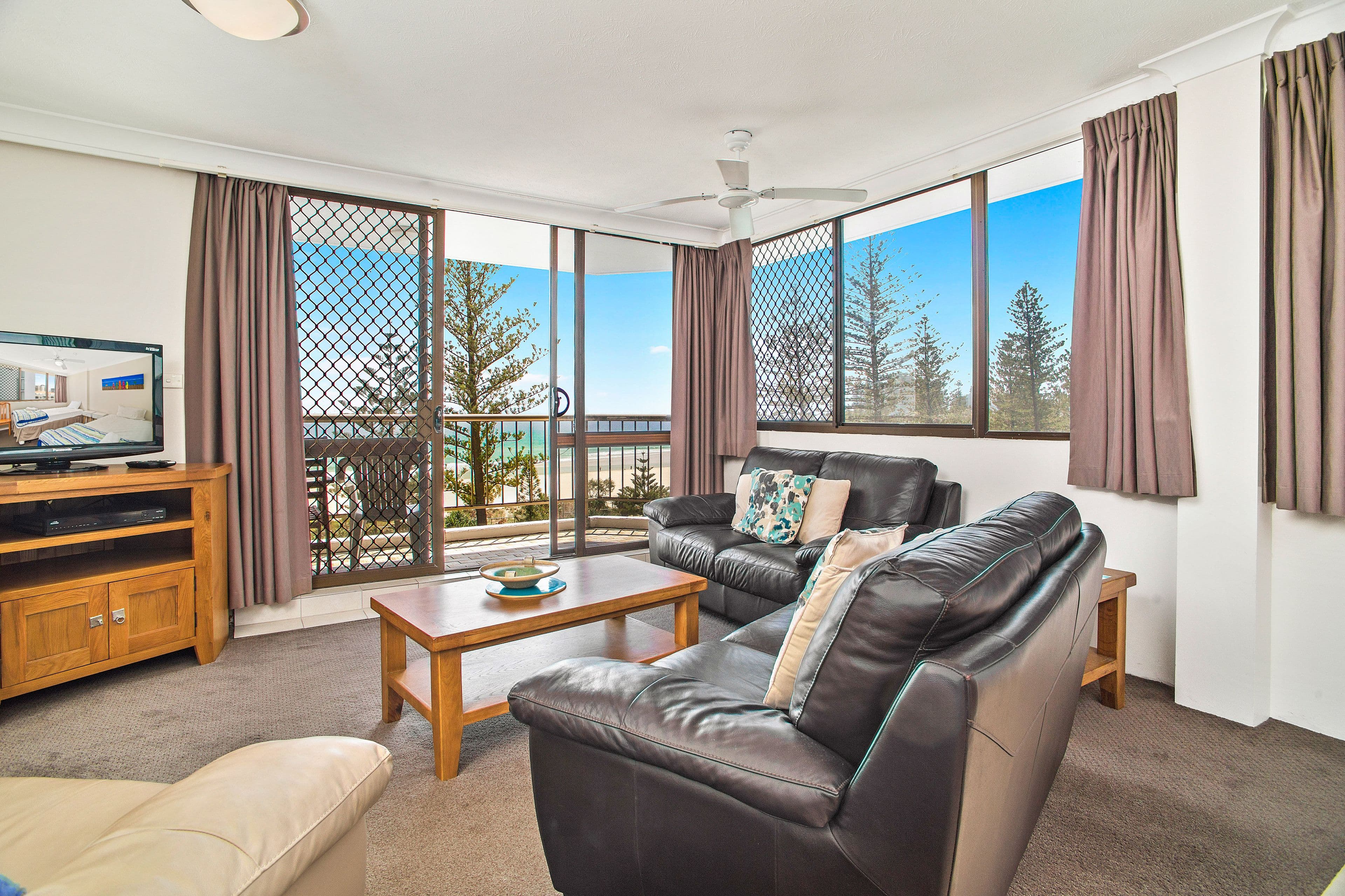 82 Marine Parade 'Aries', Coolangatta QLD 4225, Coolangatta - Thumbnail 2