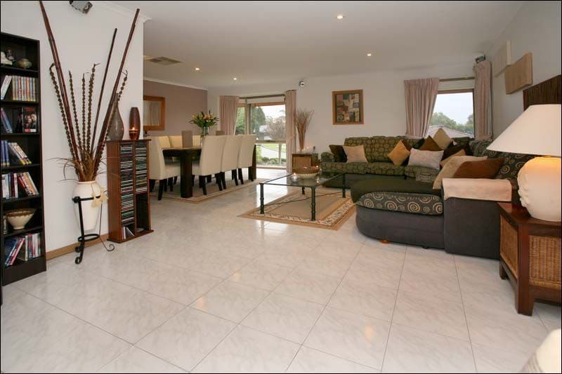 8 Nicholas Court, LYSTERFIELD VIC 3156, Lysterfield - Thumbnail 2