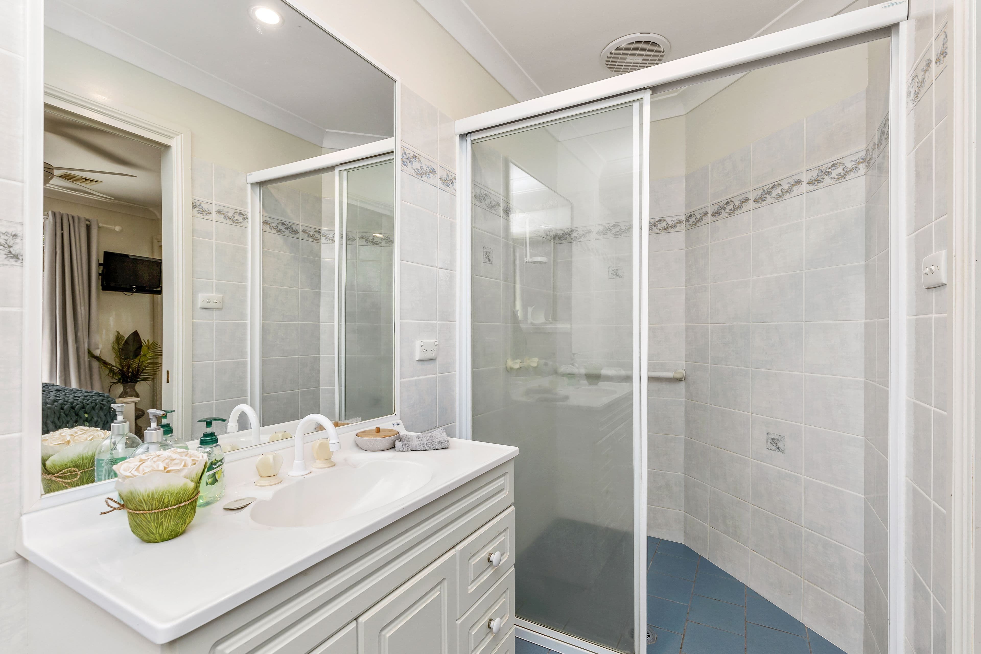 1 Raeburn Crescent, Lake Albert NSW 2650, Lake Albert - Thumbnail 6
