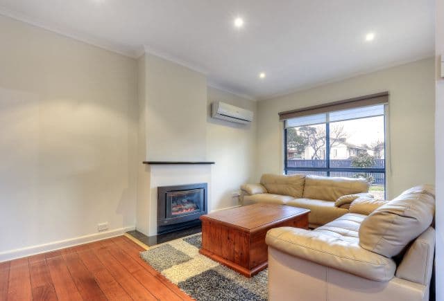 128 Boldrewood Parade, Reservoir VIC 3073, Reservoir - Thumbnail 3
