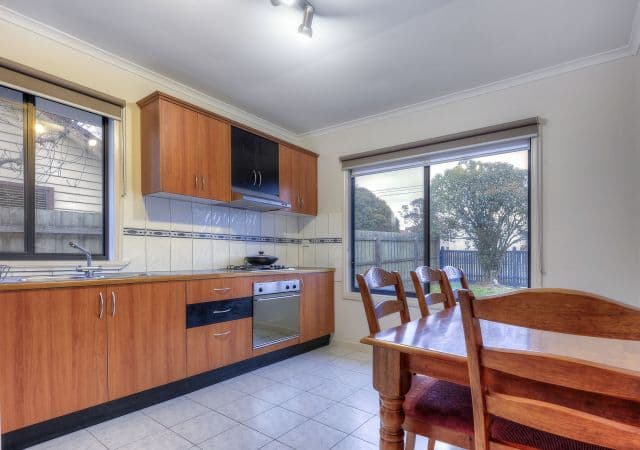 128 Boldrewood Parade, Reservoir VIC 3073, Reservoir - Thumbnail 4