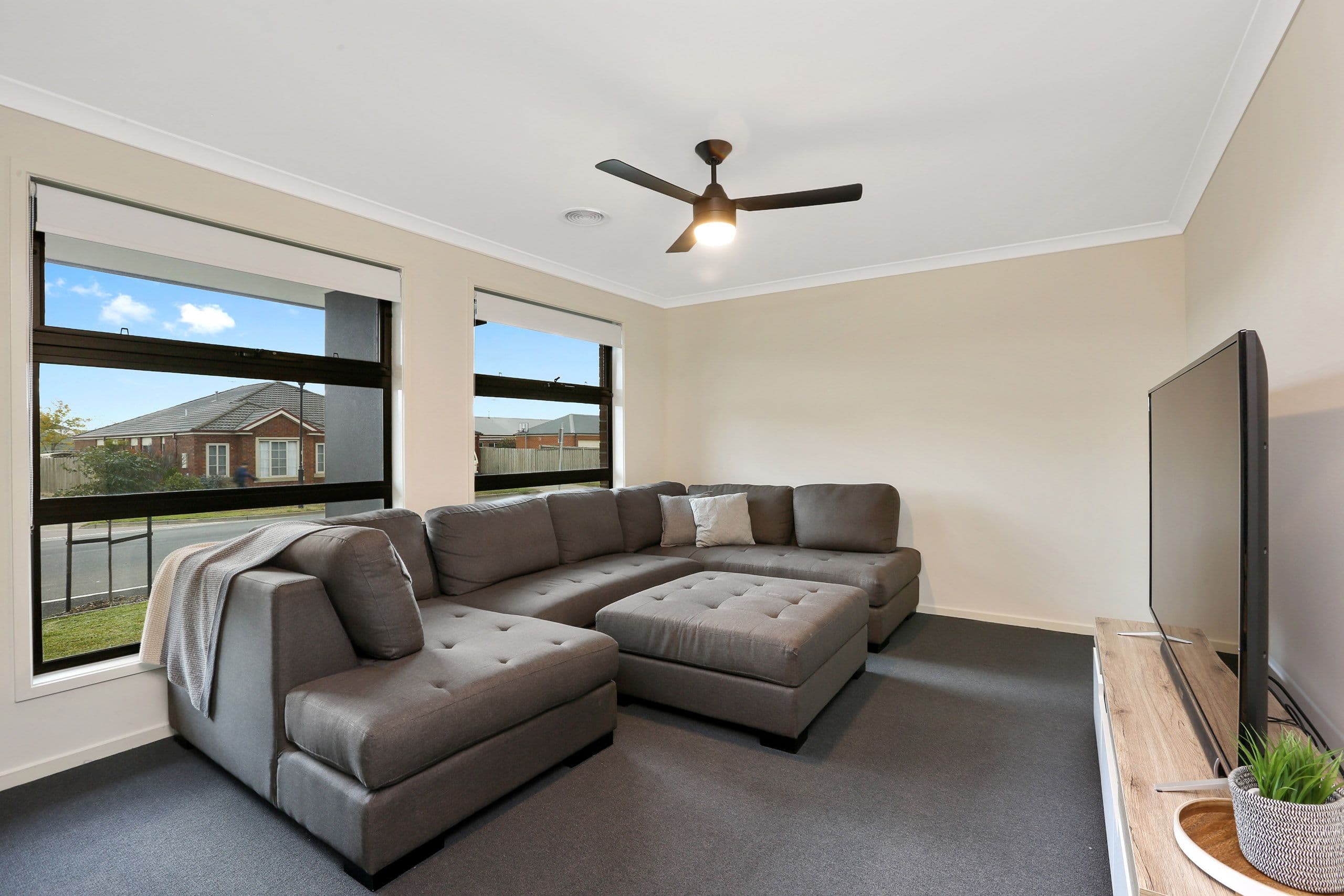 19 Canterbury Road West, Lara VIC 3212, Lara - Thumbnail 2