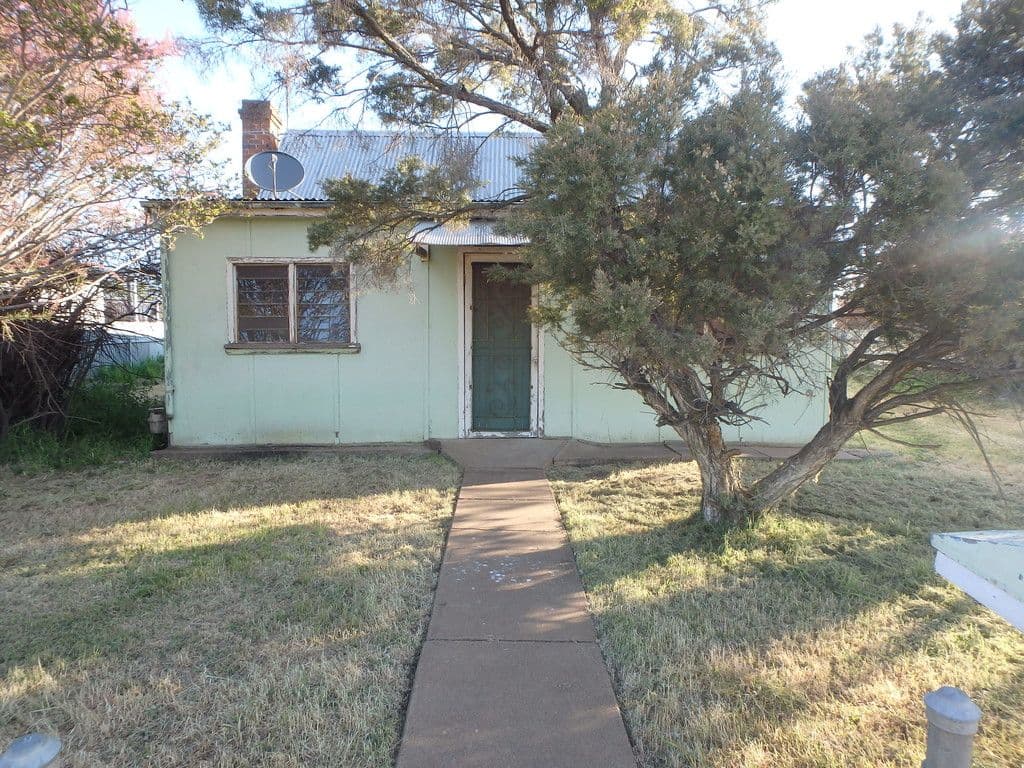 38 Cootamundra Road, Temora NSW 2666, Temora - Image 1
