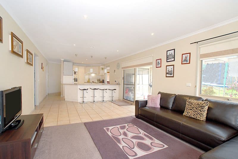 4 Alida Court, FERNTREE GULLY VIC 3156, Ferntree Gully - Thumbnail 3