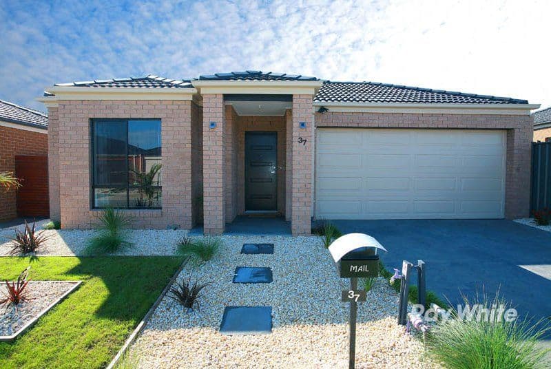 37 Perry Circuit, CRANBOURNE VIC 3977, Cranbourne North - Image 1
