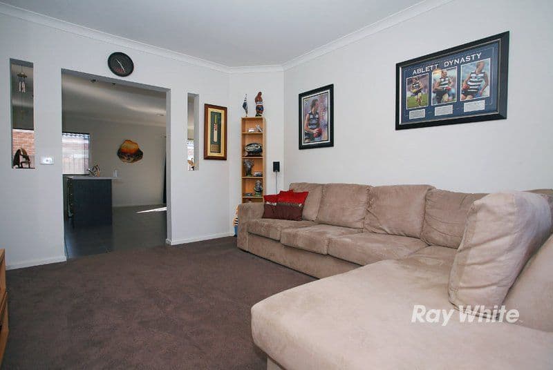 37 Perry Circuit, CRANBOURNE VIC 3977, Cranbourne North - Thumbnail 4