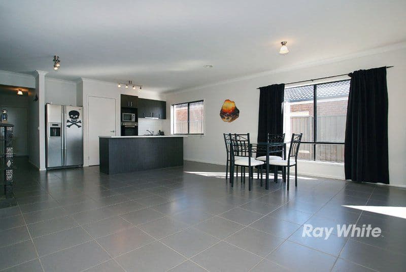 37 Perry Circuit, CRANBOURNE VIC 3977, Cranbourne North - Thumbnail 6