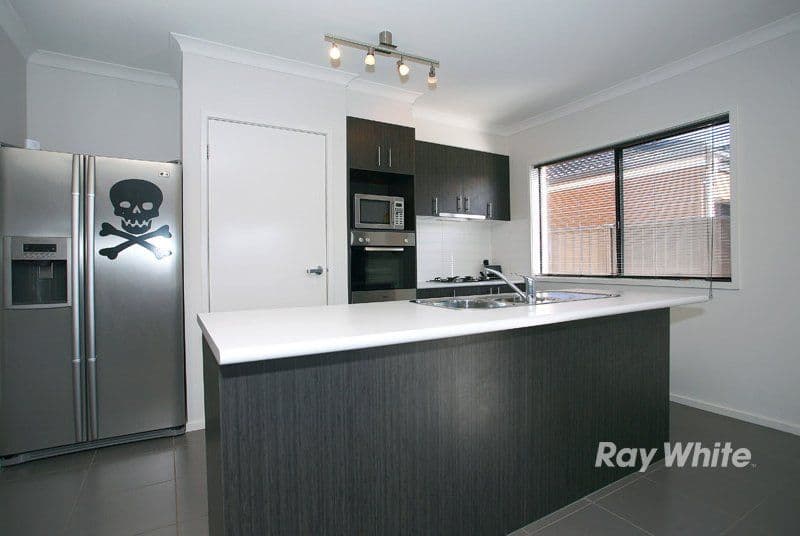 37 Perry Circuit, CRANBOURNE VIC 3977, Cranbourne North - Thumbnail 7