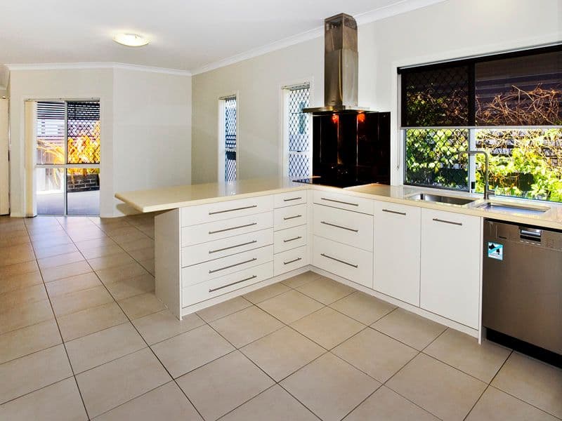 7 Bradley Road, CLONTARF QLD 4019, Clontarf - Thumbnail 5