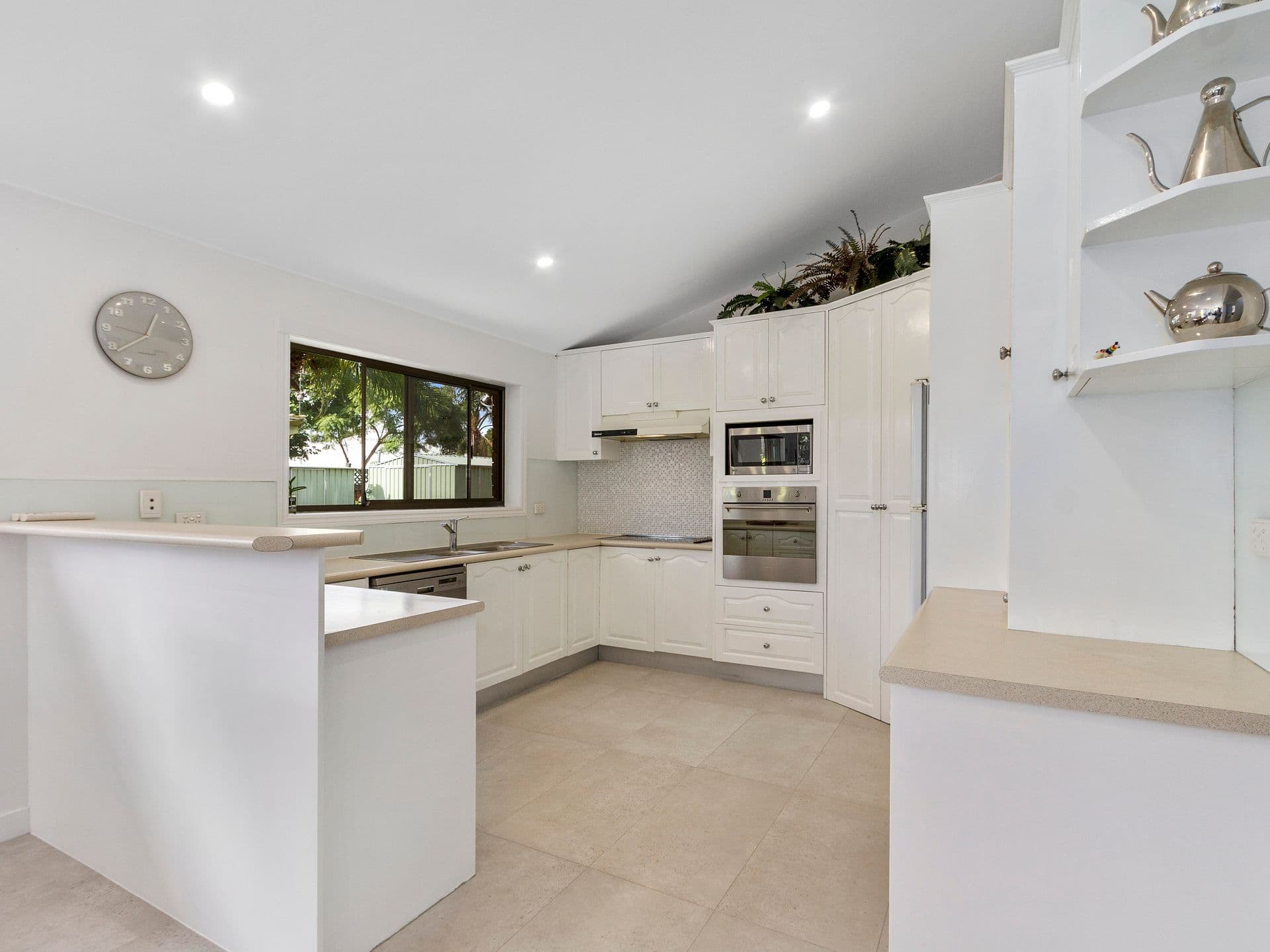 20 Simbai Street, Runaway Bay QLD 4216, Runaway Bay - Thumbnail 3