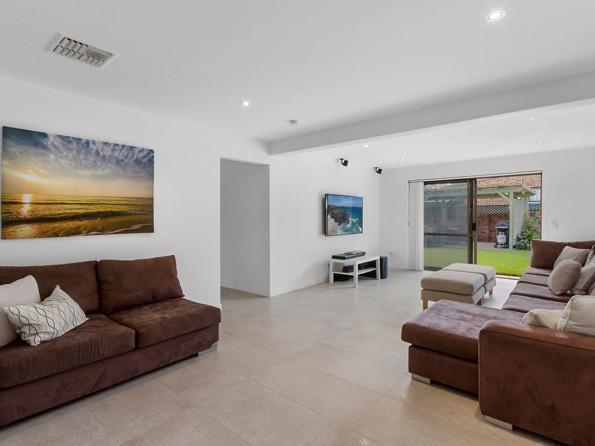 20 Simbai Street, Runaway Bay QLD 4216, Runaway Bay - Thumbnail 4