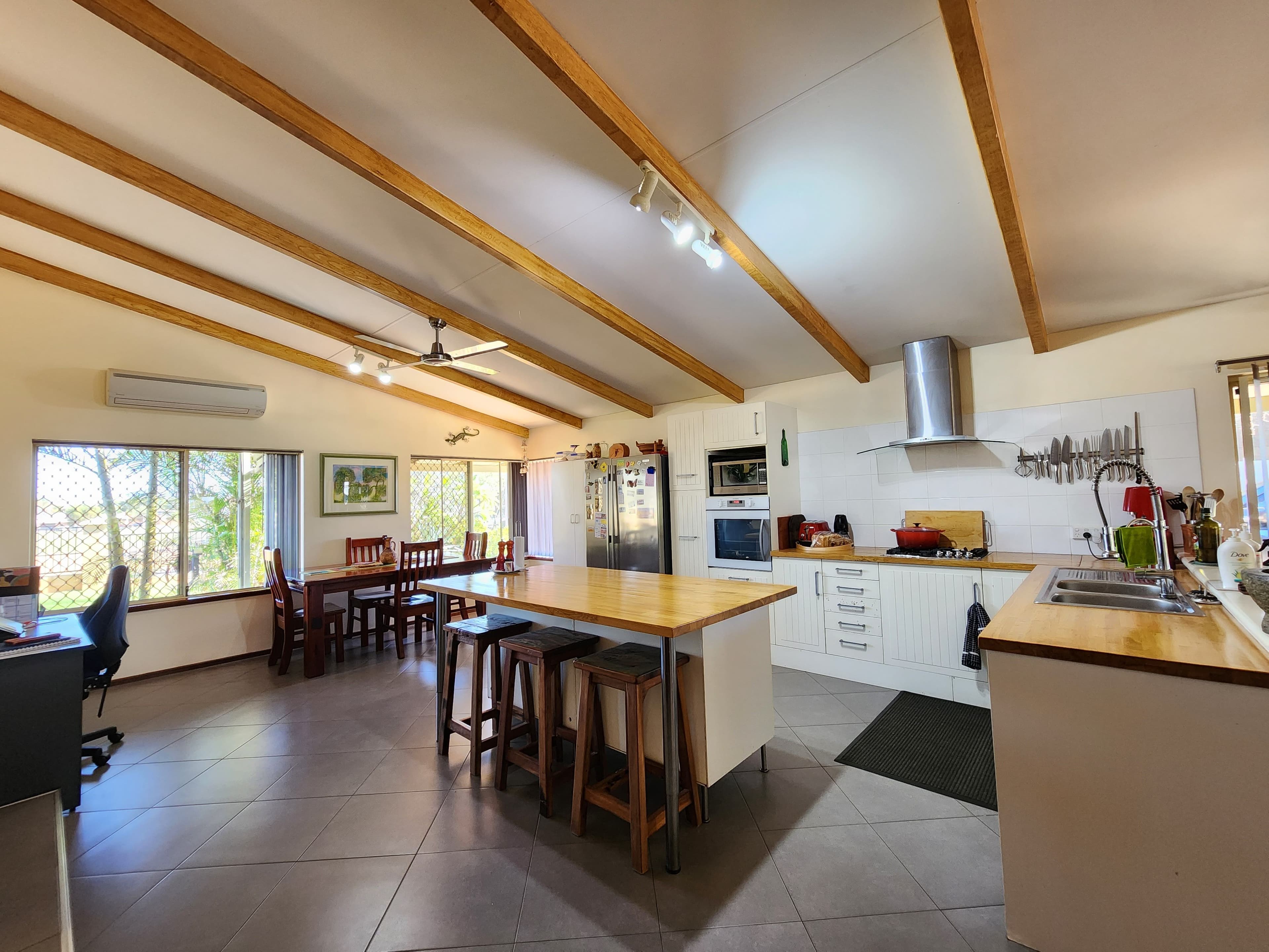 17 Hill Street, Carnarvon WA 6701, Carnarvon - Thumbnail 2
