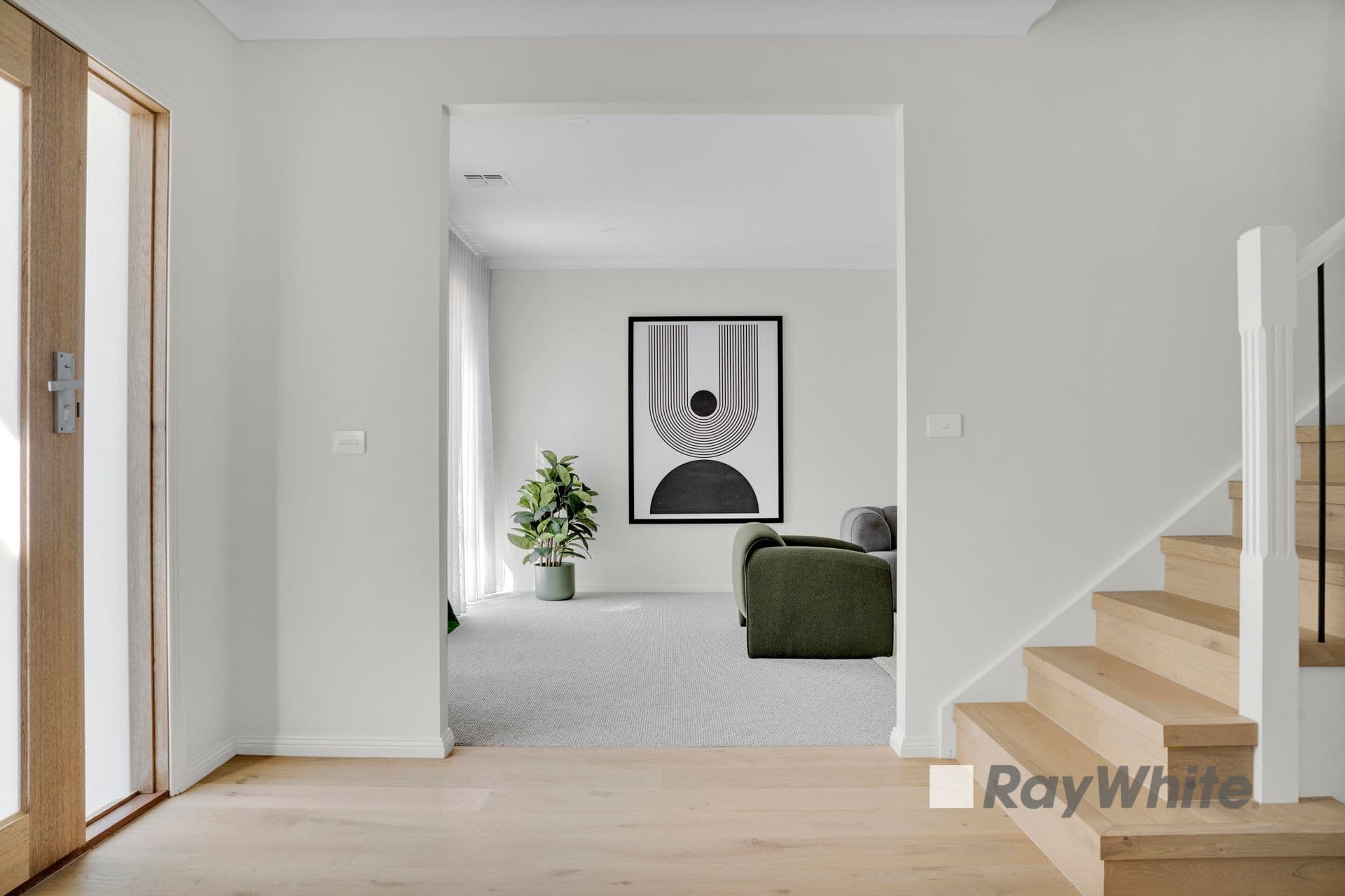 19 Kuranda Crescent, Berwick VIC 3806, Berwick - Thumbnail 2