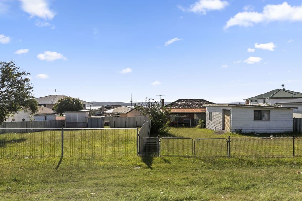 16 Gordon Road, Long Jetty - Thumbnail 4
