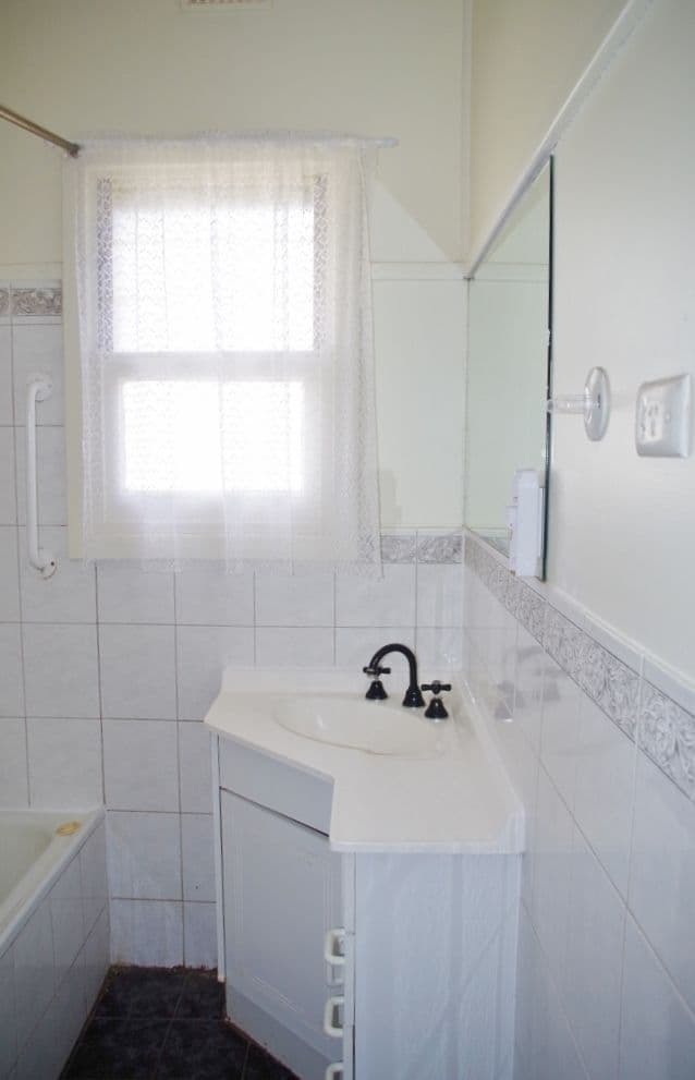 37 Railway Terrace, Renmark SA 5341, Renmark - Thumbnail 8