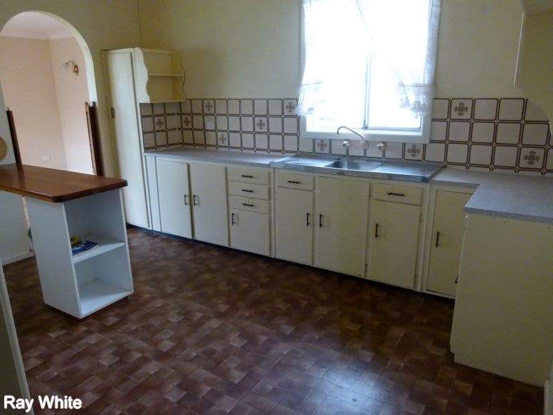 11 Elliot Street, Forbes NSW 2871, Forbes - Thumbnail 2