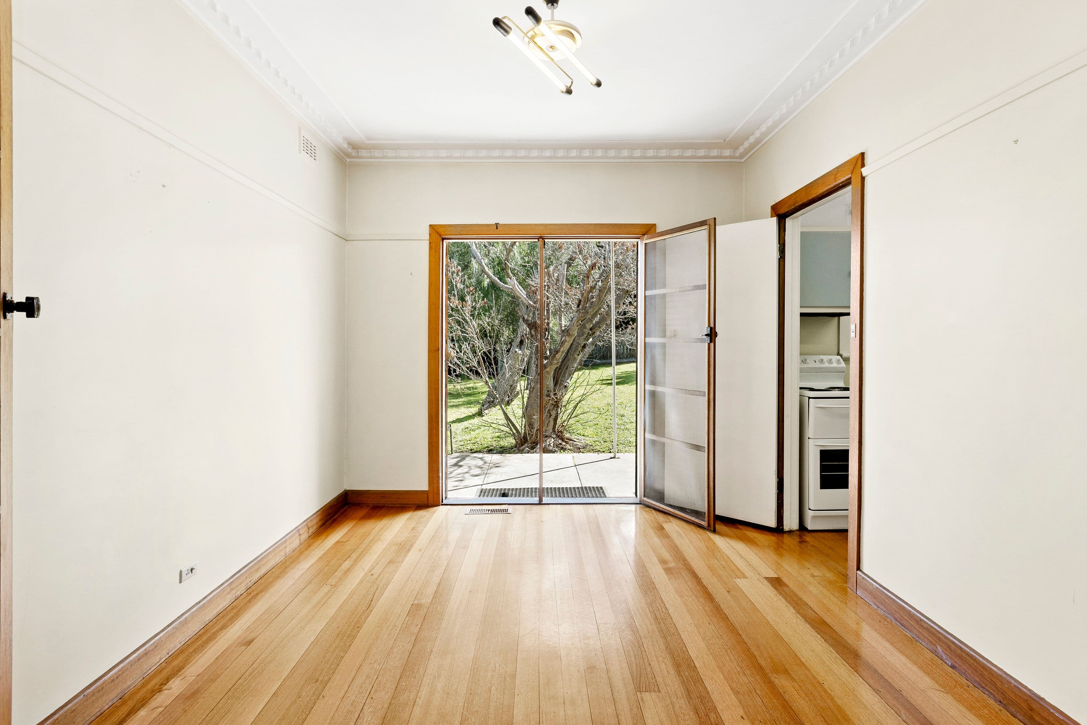 10 Kennedy Street, Glenroy VIC 3046, Glenroy - Thumbnail 3